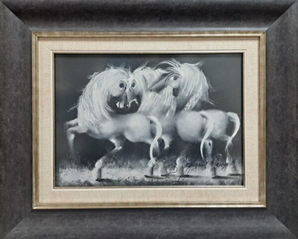 Umetnička slika Crno bela porodica XVI slikar Janoš Mesaroš - tehnika pastel - format slike sa ramom 41x51 cm - bez rama 25x35 cm - Cena umetničke slike 23600 dinara - izgled slike sa ramom