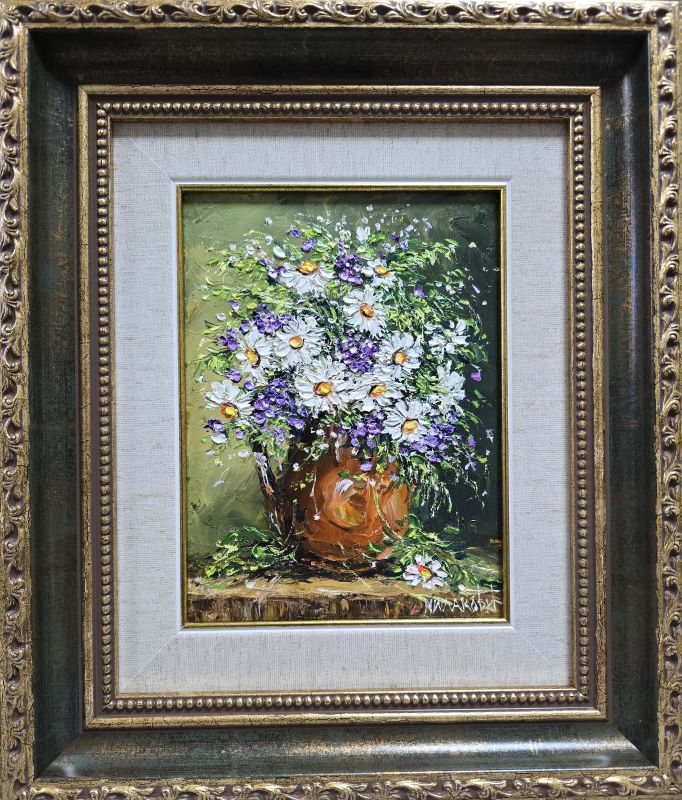 Umetnička slika Cveće 3 – slikarka Bosa Milaković – tehnika slikanja ulje na platnu – uramljena – format slike bez rama 20×15 cm, sa ramom 36×31 cm – sertifikat – cena umetničke slike 9.440 dinara – izgled slike sa ramom