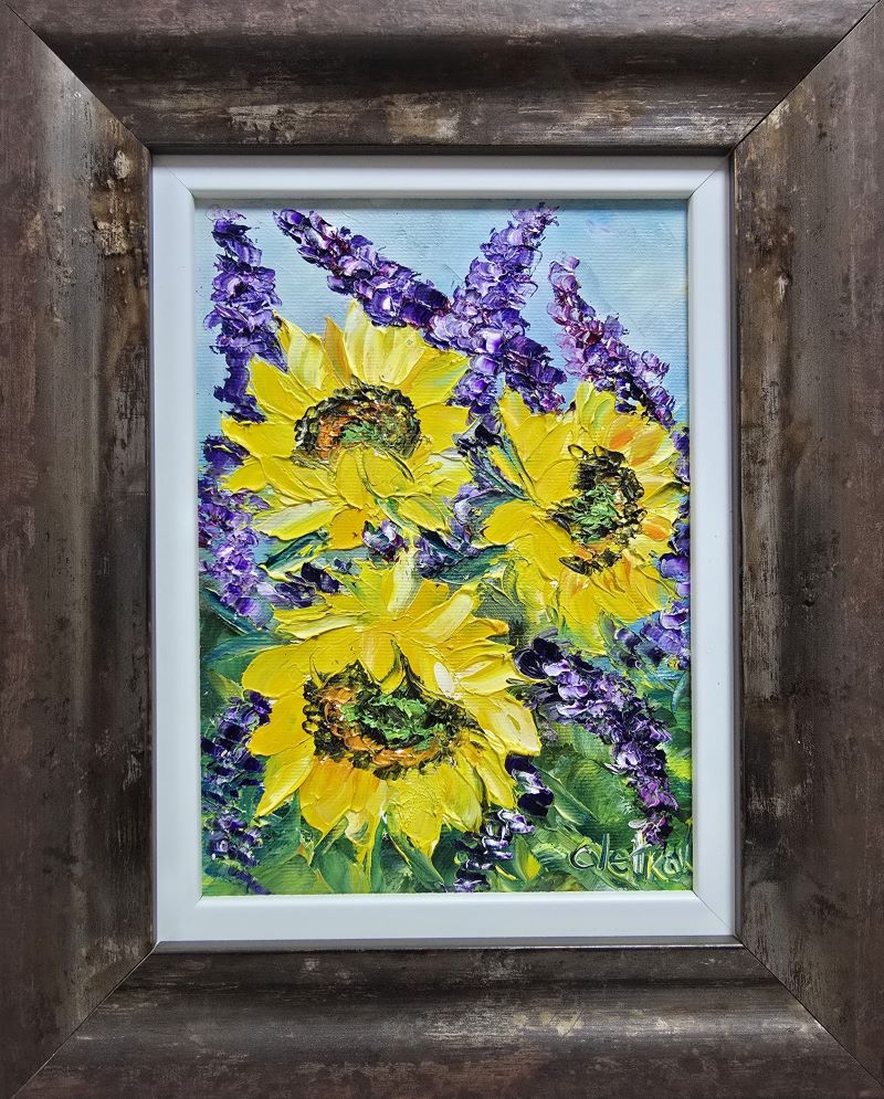 Umetnička slika Suncokreti 1 slikarka Vesna Cvetkov - tehnika ulje na platnu - format slike sa ramom 31x25 cm - bez rama 27x16 cm - Cena umetničke slike 8260 dinara - izgled slike sa ramom