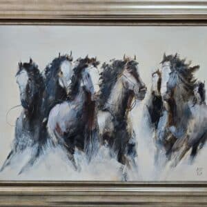 Umetnička slika Konji koji jure 1 slikar Dragan Tasić- tehnika akril na lesonitu - veličina slike bez rama 50x70 cm - sa ramom 67x87 cm - cena umetničke slike 30680 dinara - izgled slike sa ramom