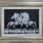 Umetnička slika Crno beli par IV slikar Janoš Mesaroš- tehnika kombinovana tehnika lak pastel - veličina slike bez rama 25x35 cm - sa ramom 44x54 cm - cena umetničke slike 35400 dinara - izgled slike sa ramom Umetnička slika Crno beli par IV slikar Janoš Mesaroš- tehnika kombinovana tehnika lak pastel - veličina slike bez rama 25x35 cm - sa ramom 44x54 cm - cena umetničke slike 35400 dinara - izgled slike sa ramom